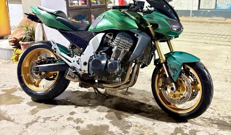 
								2006 Z1000 kawasaki full									