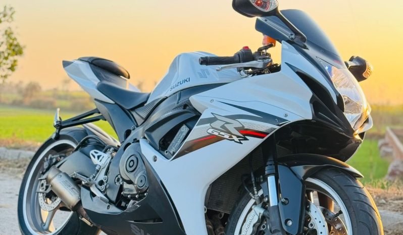 
								2013 gsxr600 Suzuki full									
