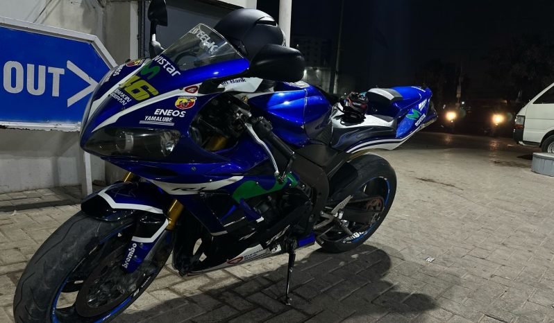 
								2008 R1 Yamaha full									