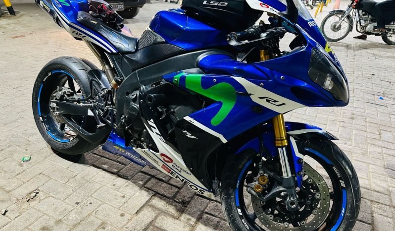 
								2008 R1 Yamaha full									