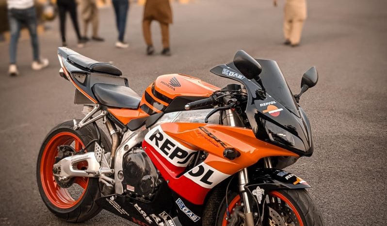 
								2007 CBR1000 Honda repsol full									
