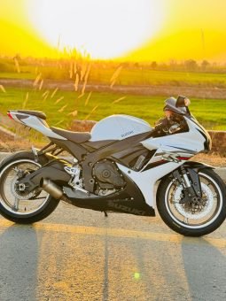 
										2013 gsxr600 Suzuki full									